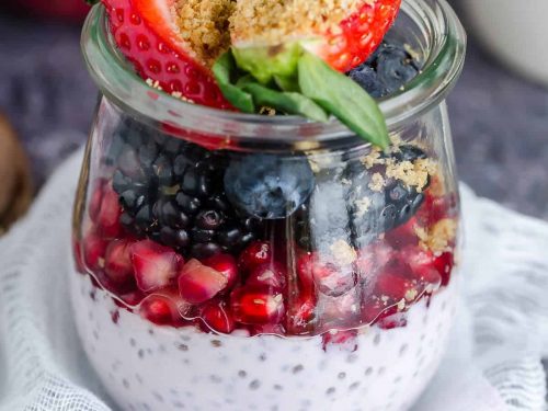 https://www.artfrommytable.com/wp-content/uploads/2017/12/Greek_Yogurt_Chia__Pudding-13-500x375.jpg